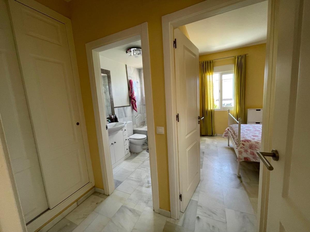 Hochwertiges Haus In Wunderschoener Golf Anlage Am Meer Rota Exteriör bild